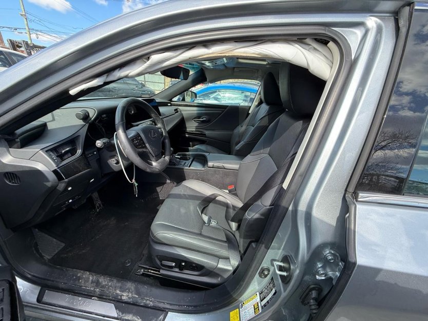 Used 2024 Lexus ES 300h H w/ Premium Package FWD image 6