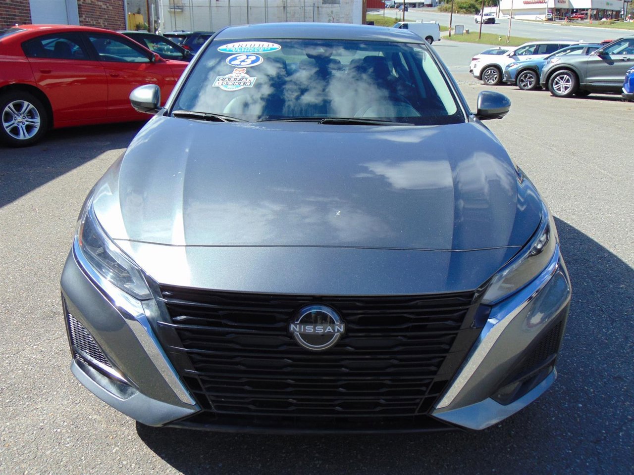 Used 2023 Nissan Altima 2.5 SL image 2