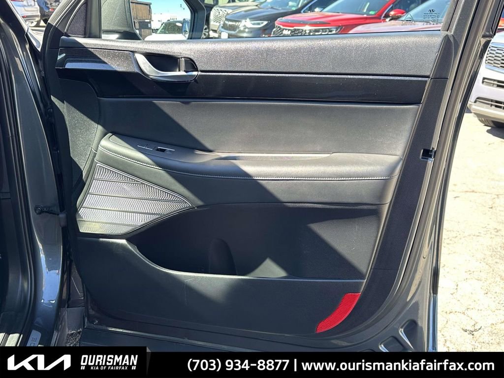 Used 2022 Hyundai Palisade Limited image 15