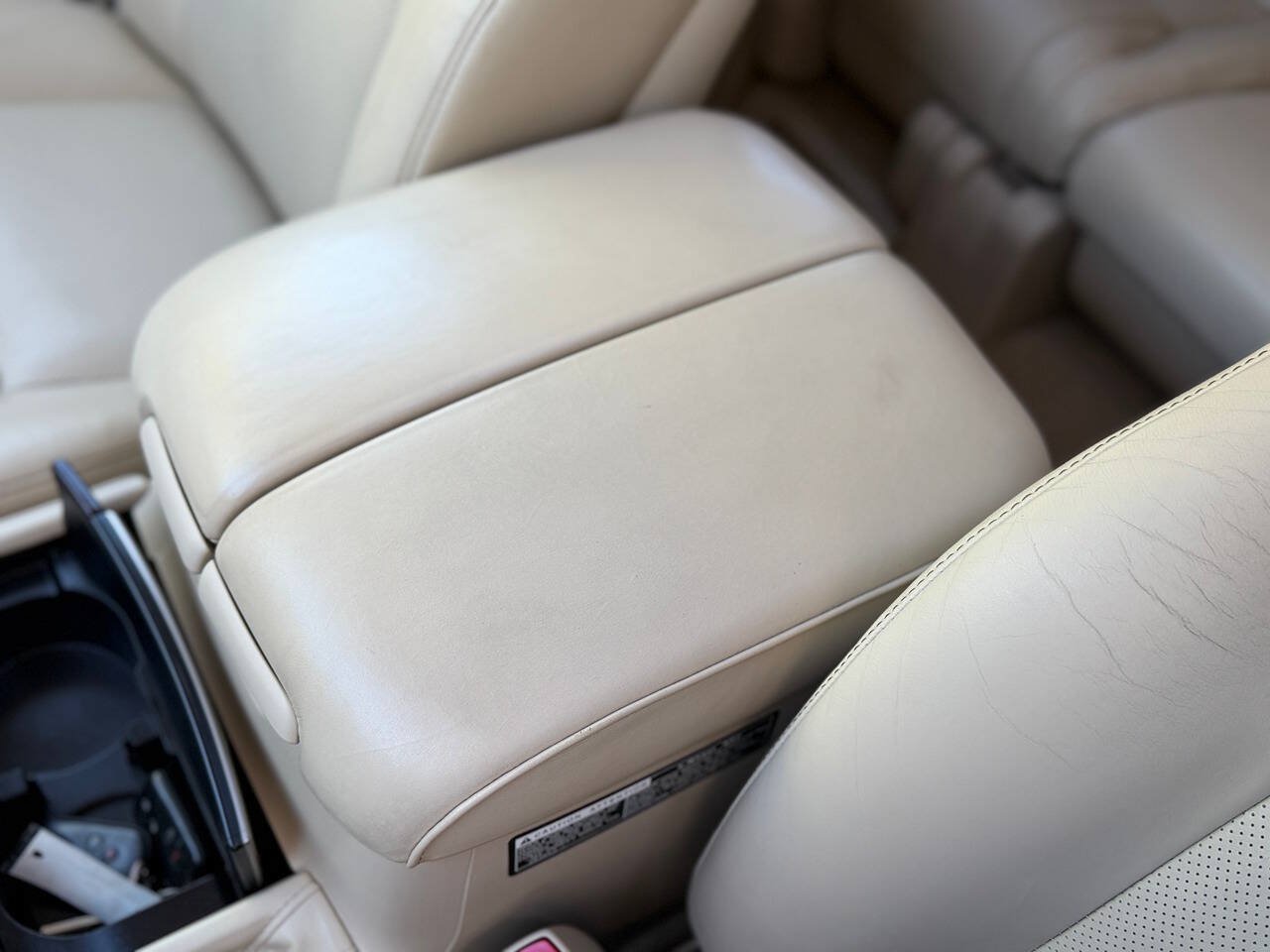 Used 2013 Lexus LX 570 4WD w/ Luxury Pkg image 90