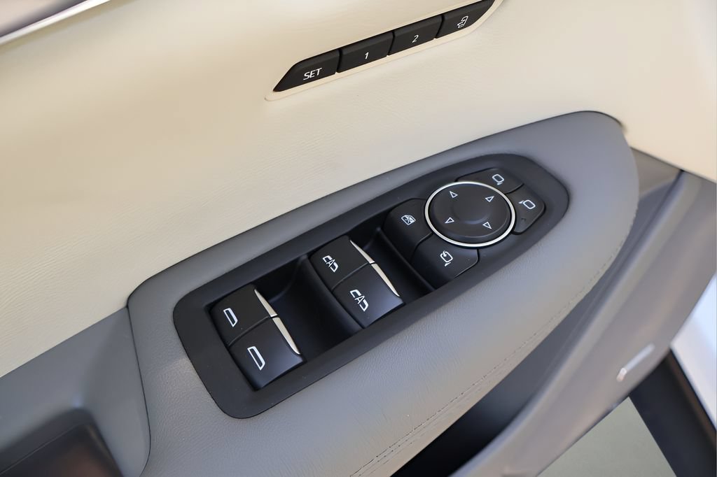 New 2026 Cadillac XT5 Premium Luxury AWD/4WD image 10