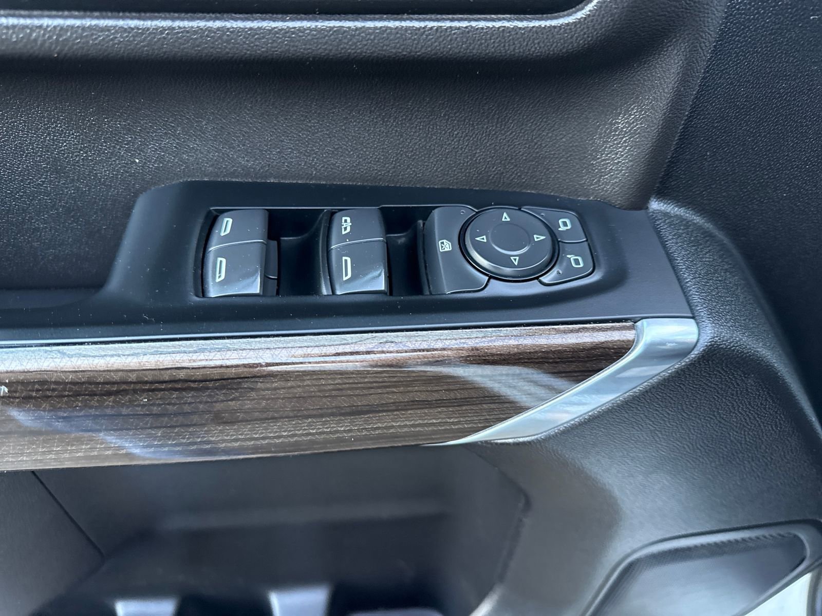 Used 2022 Chevrolet Silverado 3500 LT w/ Convenience Package image 11