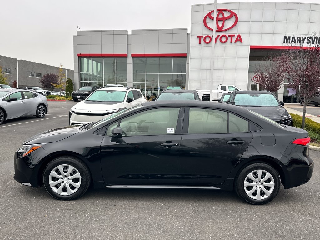 New 2027 Toyota Corolla LE FWD image 2