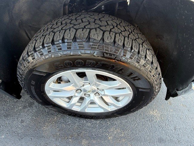 Used 2020 Chevrolet Silverado 1500 LT w/ Convenience Package image 24