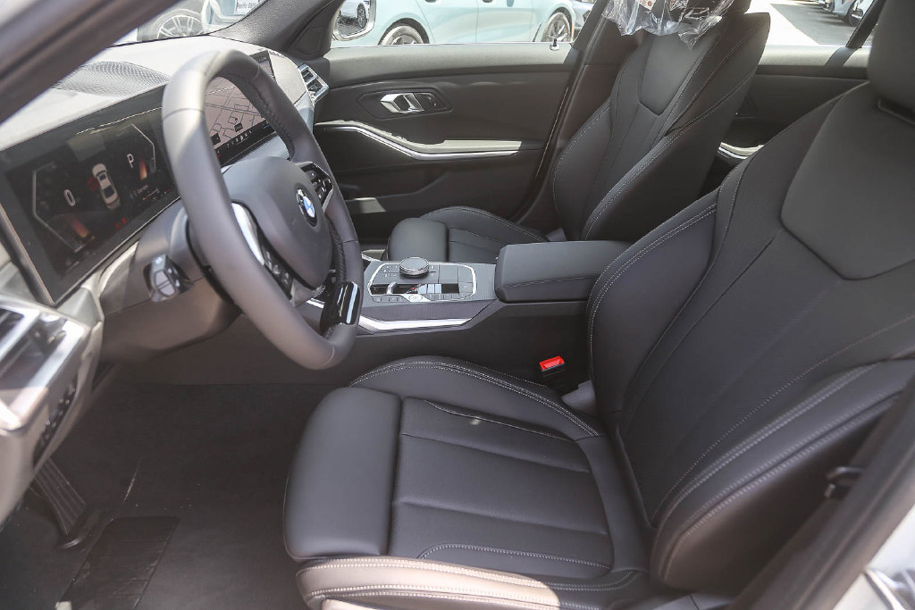 New 2026 BMW 330i Sedan RWD image 14
