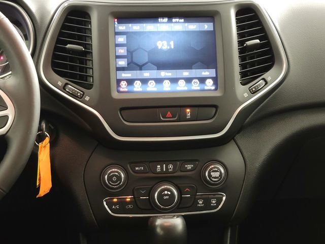 Used 2022 Jeep Cherokee Latitude AWD/4WD image 21