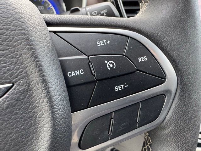 Used 2024 Chrysler Voyager LX image 27