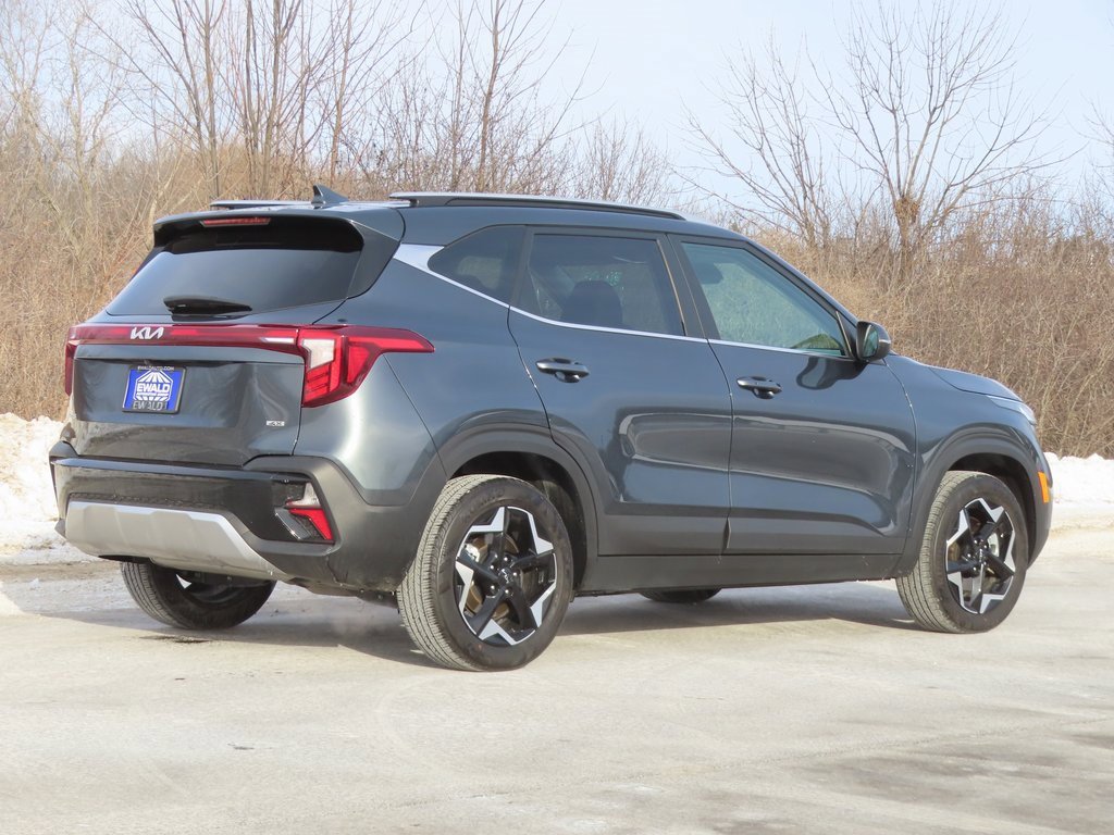 Used 2024 Kia Seltos EX image 3