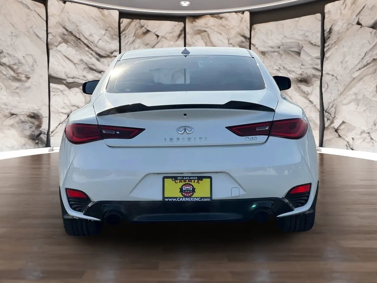Used 2019 INFINITI Q60 3.0t Luxe w/ Essential Package image 6