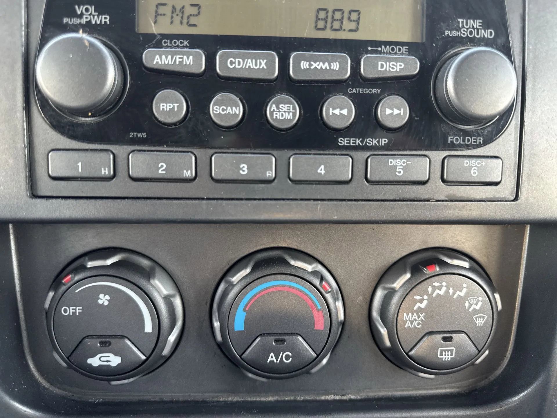 Used 2003 Honda Element EX image 17