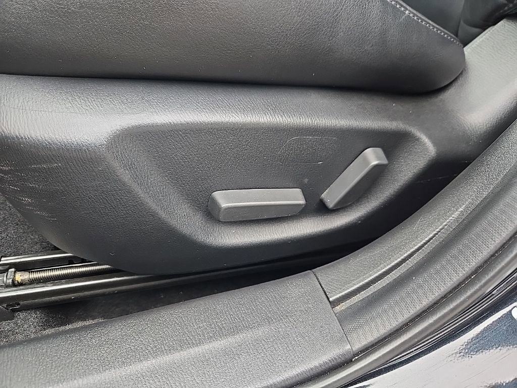 Used 2018 MAZDA MAZDA3 Touring image 11