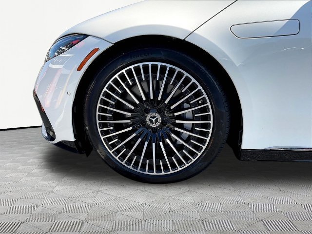 Used 2022 Mercedes-Benz EQS 580 4MATIC Sedan image 34