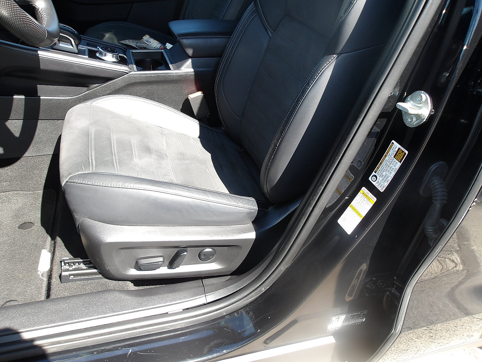 Used 2023 Mitsubishi Outlander SE AWD/4WD image 15