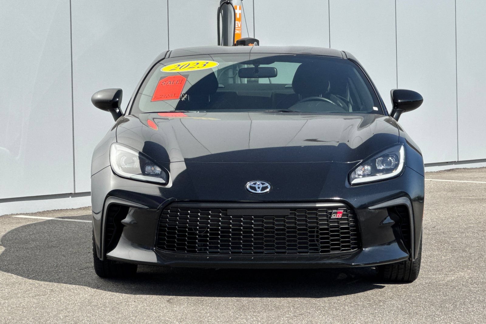 Used 2023 Toyota GR86 RWD image 8