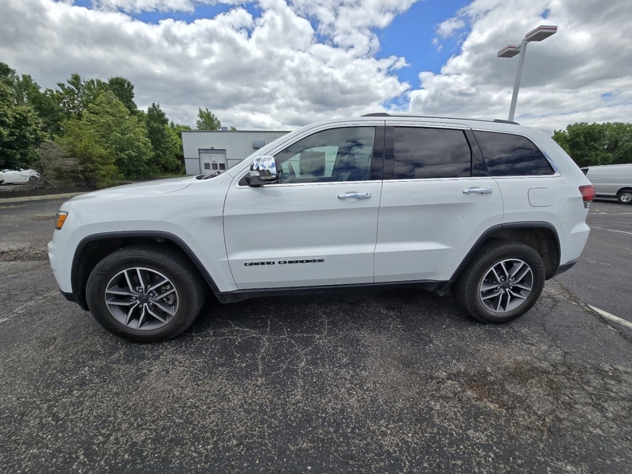 Used 2021 Jeep Grand Cherokee Limited AWD/4WD image 4