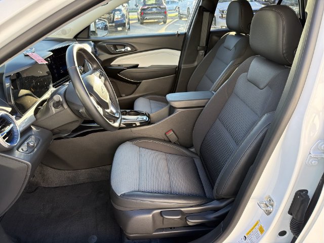 Used 2024 Chevrolet Trax LT w/ Driver Confidence Package FWD image 20