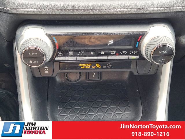Used 2021 Toyota RAV4 LE image 21