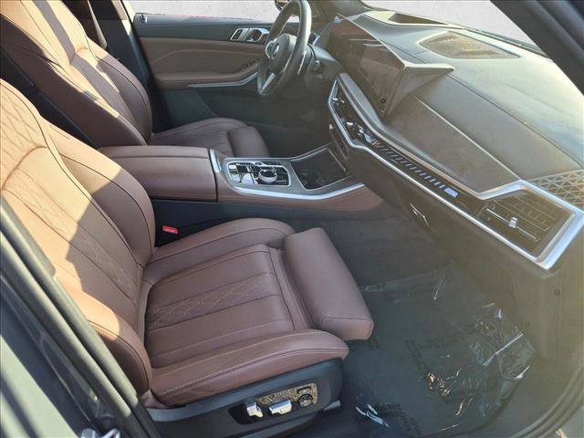 Used 2024 BMW X5 M60i AWD/4WD image 22