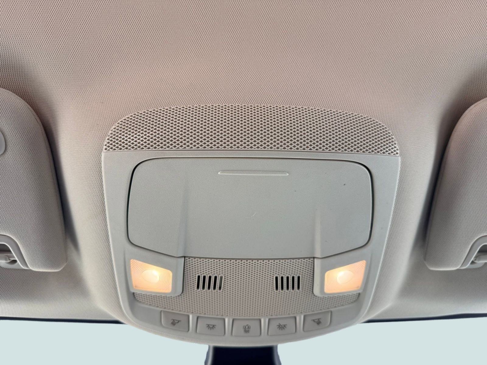 Used 2024 Ford Edge Titanium image 14