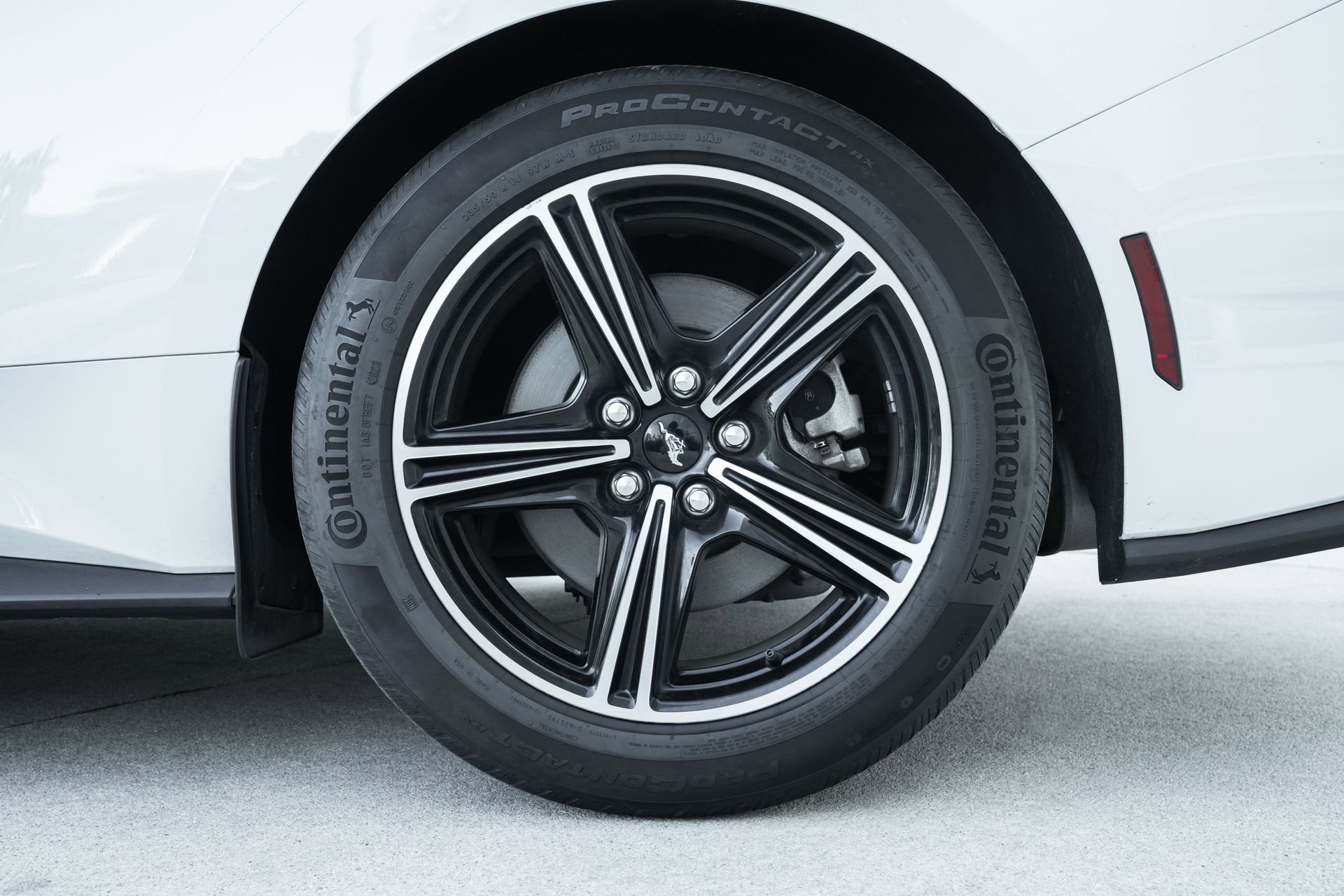 Used 2024 Ford Mustang Convertible image 13