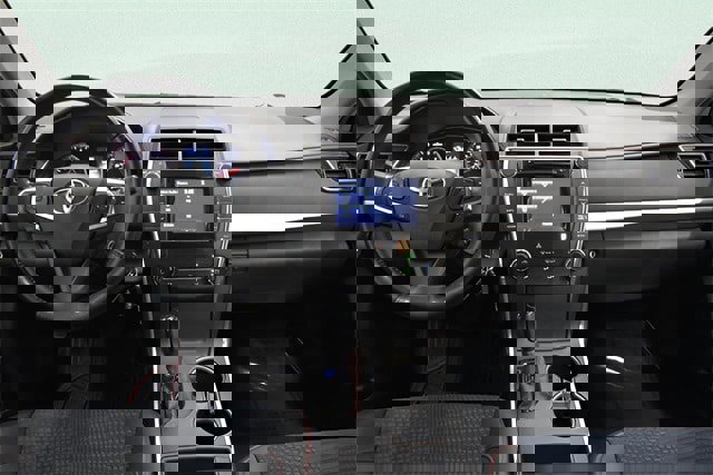 Used 2015 Toyota Camry image 5