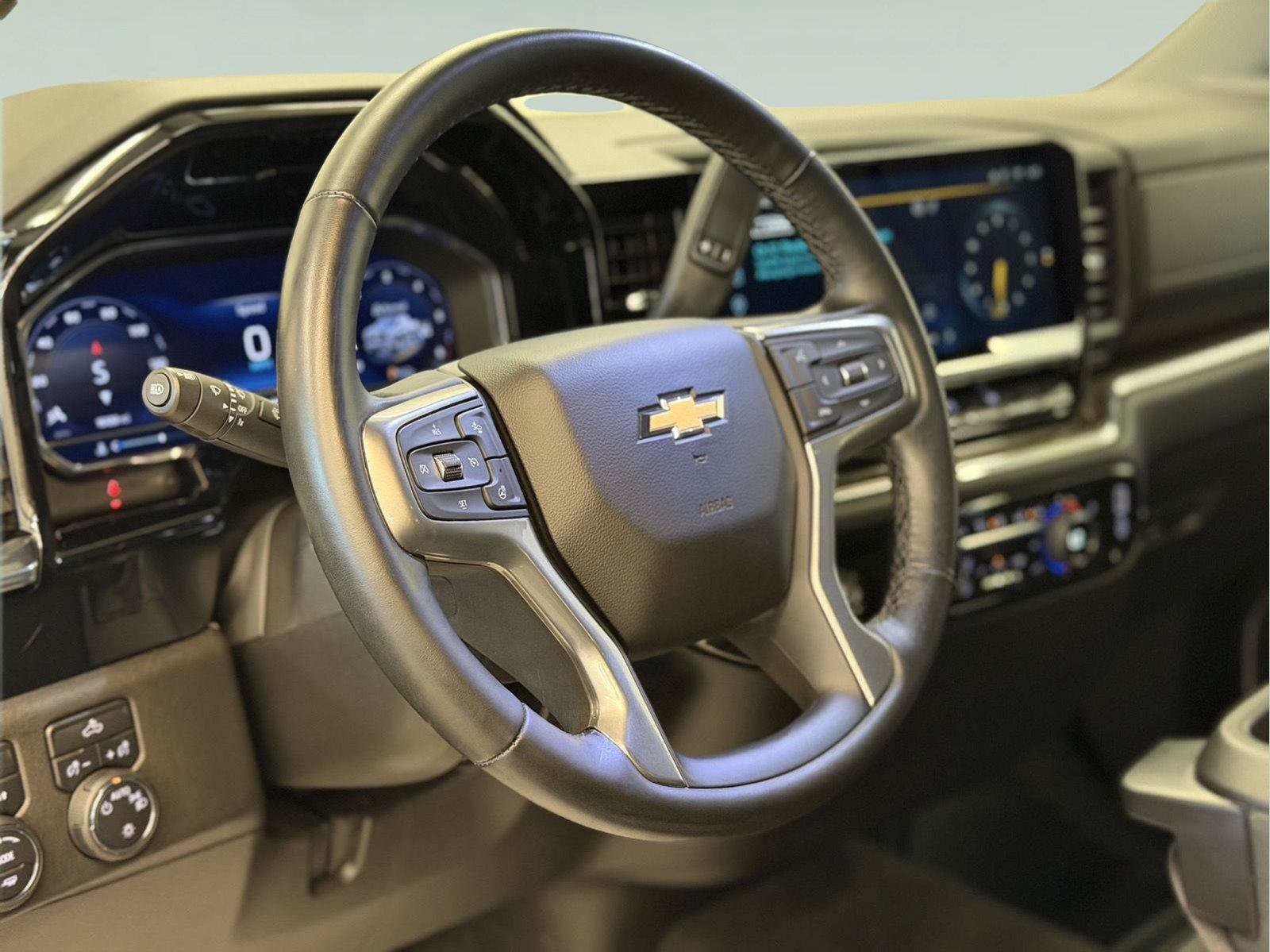 Used 2024 Chevrolet Silverado 1500 LT AWD/4WD image 21