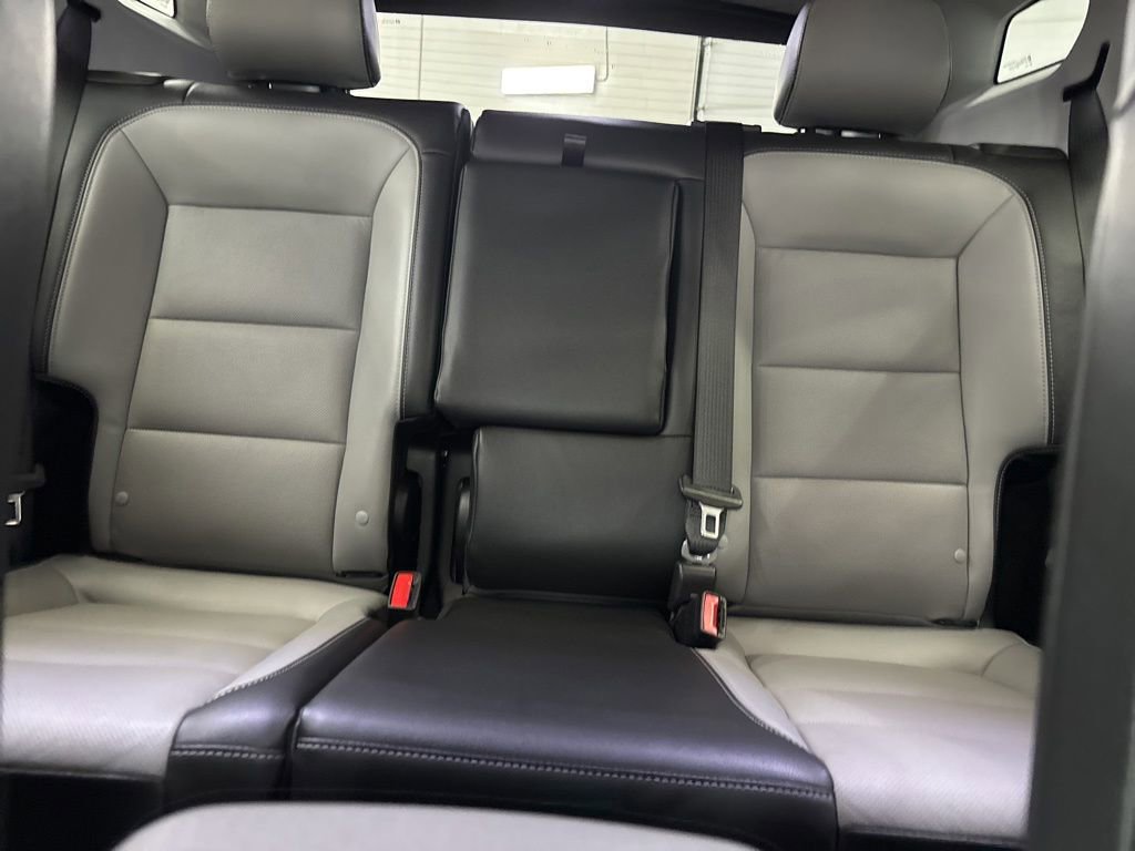 Used 2023 GMC Terrain SLT w/ LPO, Floor Liner Package AWD/4WD image 24