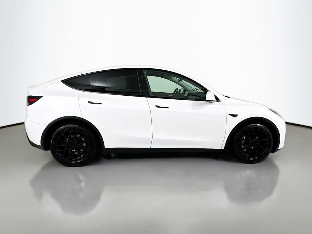 Used 2025 Tesla Model Y Long Range AWD/4WD image 9