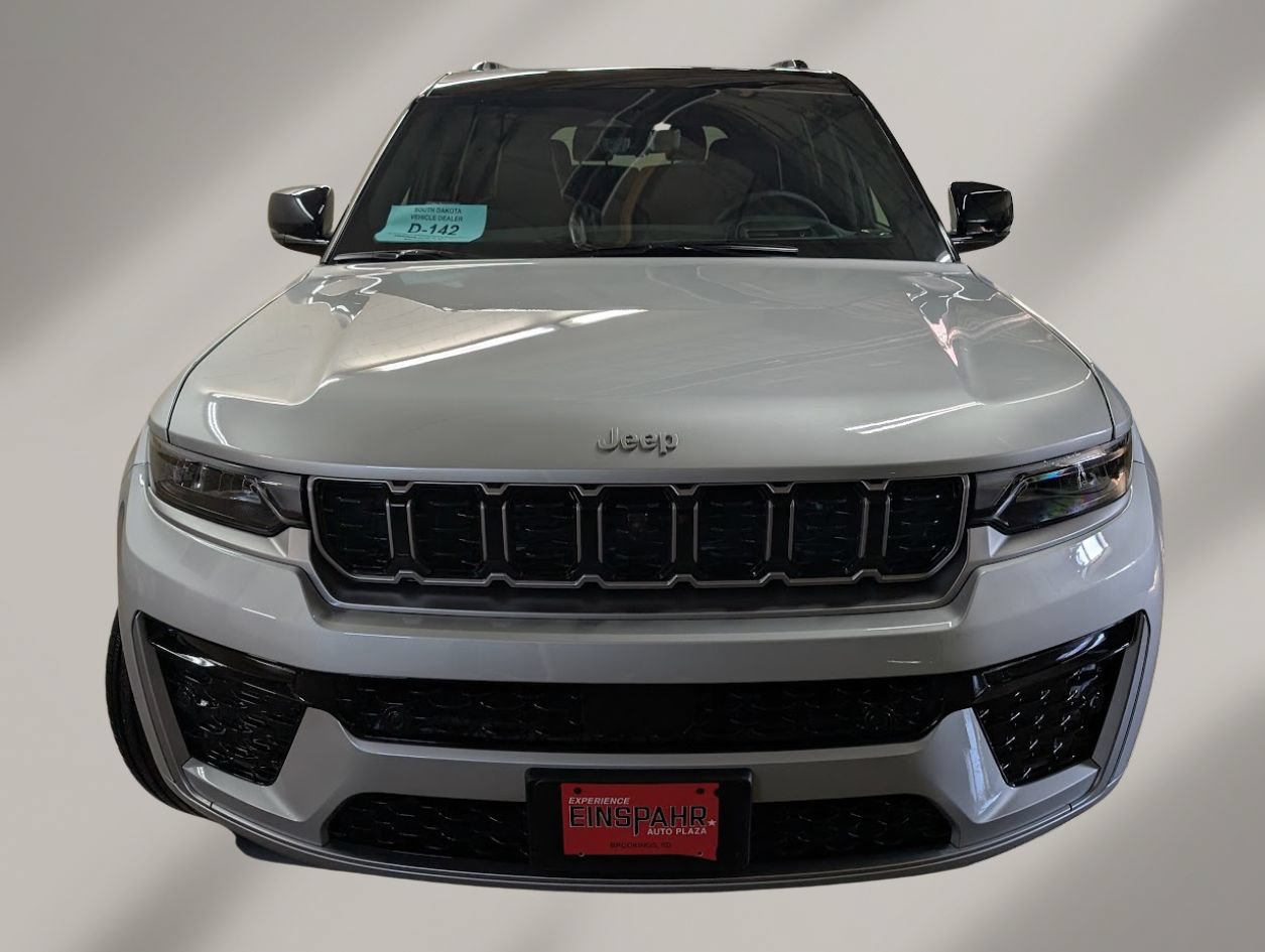 New 2026 Jeep Grand Cherokee L Summit w/ Advanced Protech Group IV AWD/4WD image 2