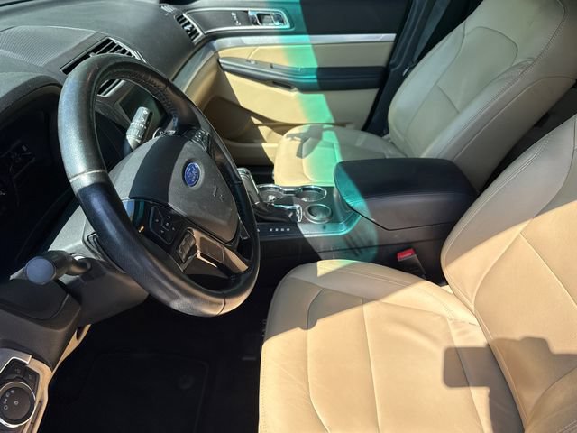 Used 2016 Ford Explorer XLT w/ Equipment Group 202A FWD image 20
