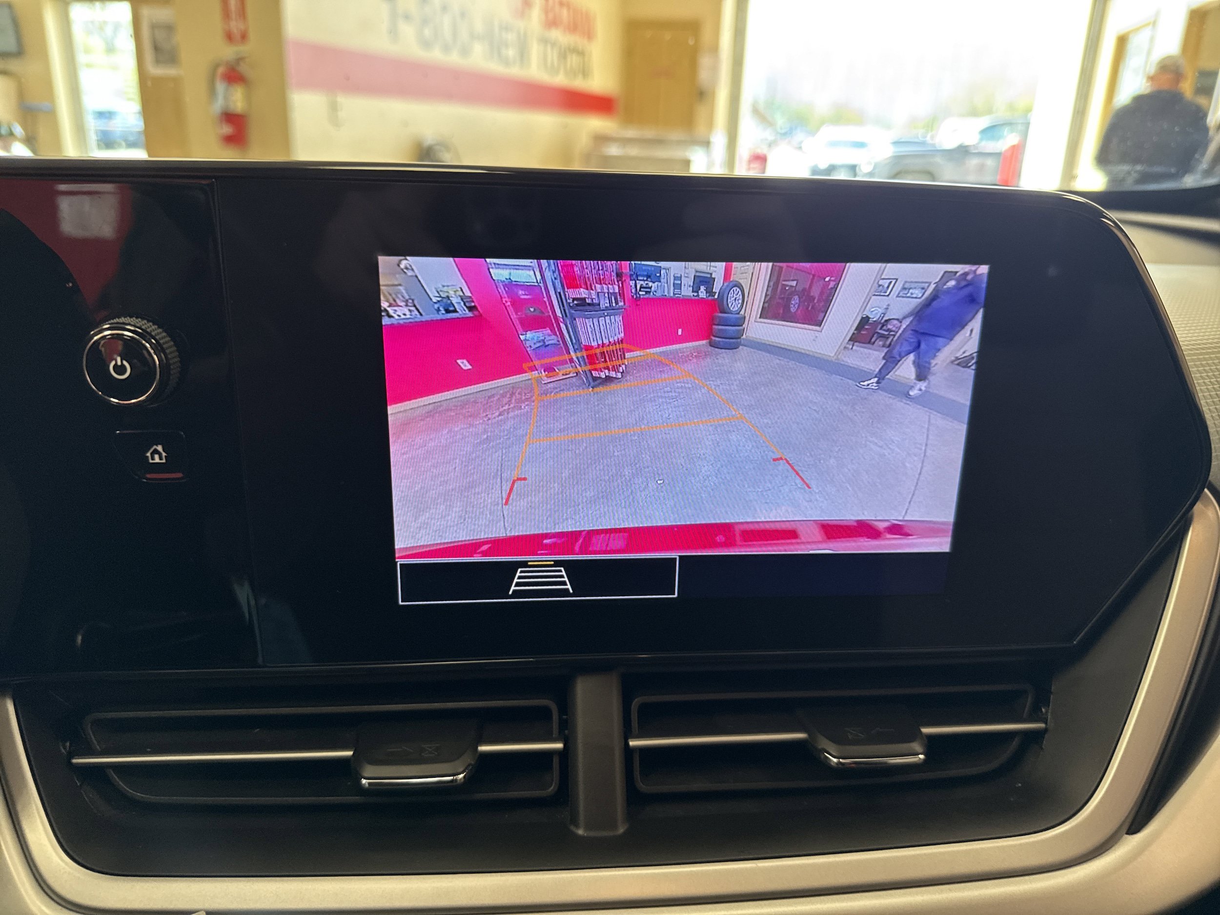 Used 2024 Chevrolet Trax RS FWD image 46