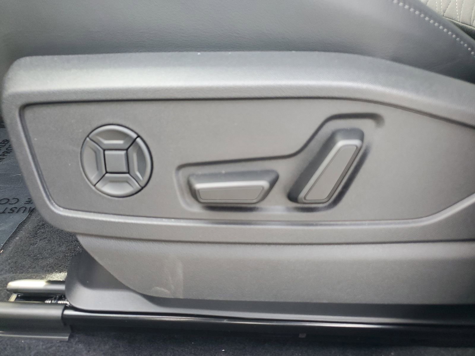 New 2025 Audi SQ5 Premium Plus image 22