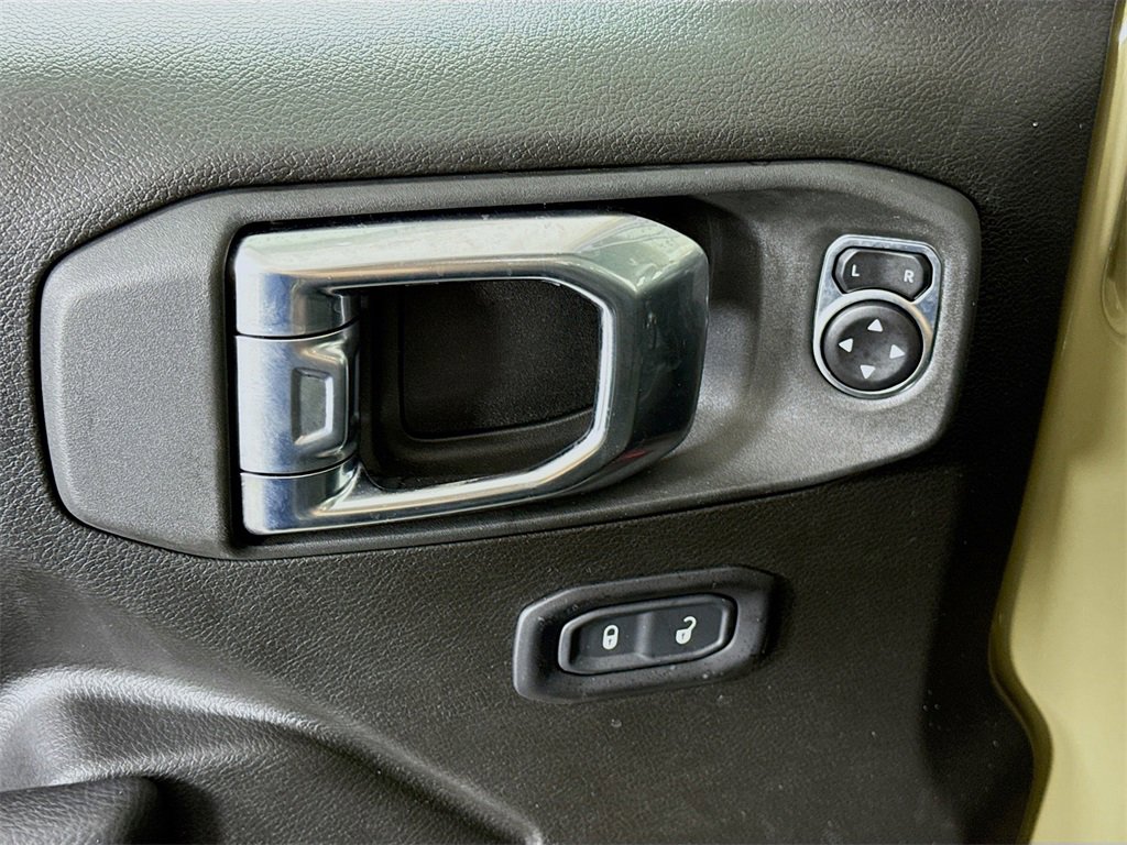 Used 2025 Jeep Gladiator Sport image 22