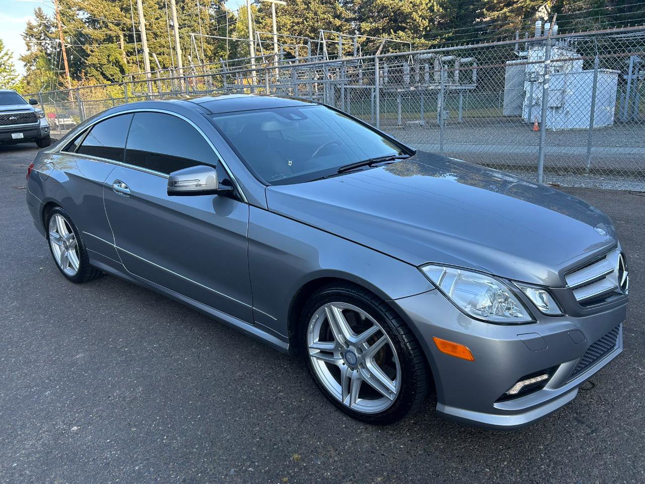 Used 2011 Mercedes-Benz E 550 Coupe image 3