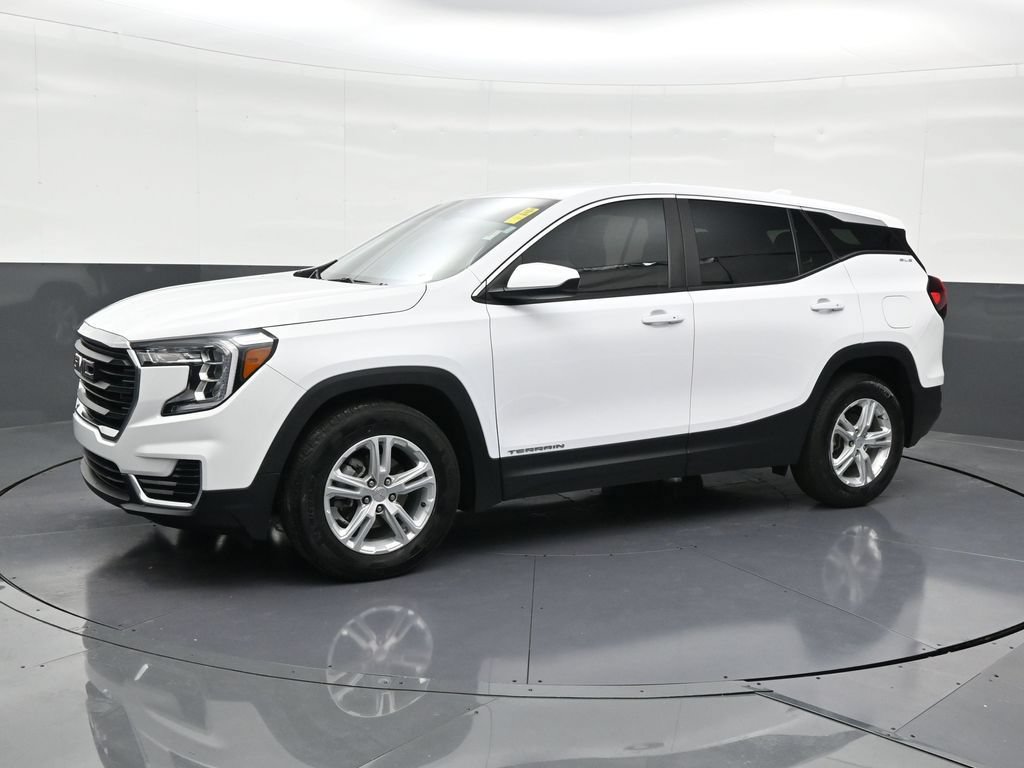 Used 2024 GMC Terrain SLE FWD image 3