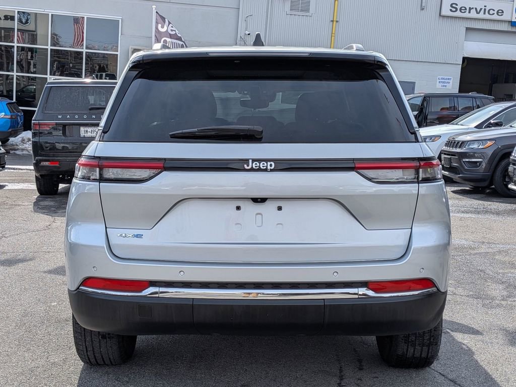 Used 2022 Jeep Grand Cherokee Limited 4xe image 7