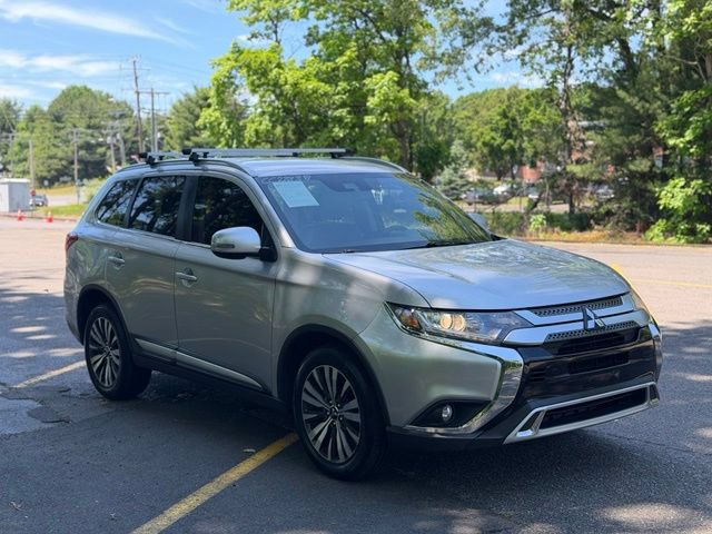 Used 2020 Mitsubishi Outlander AWD image 3