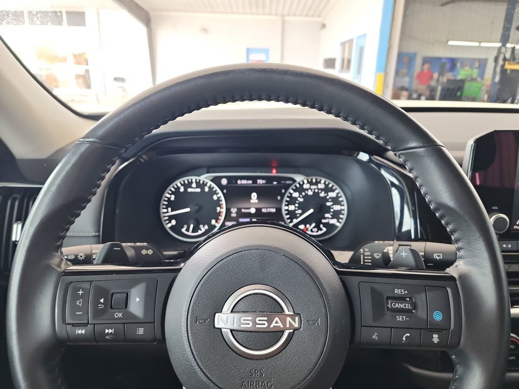 Used 2022 Nissan Pathfinder SV FWD image 22