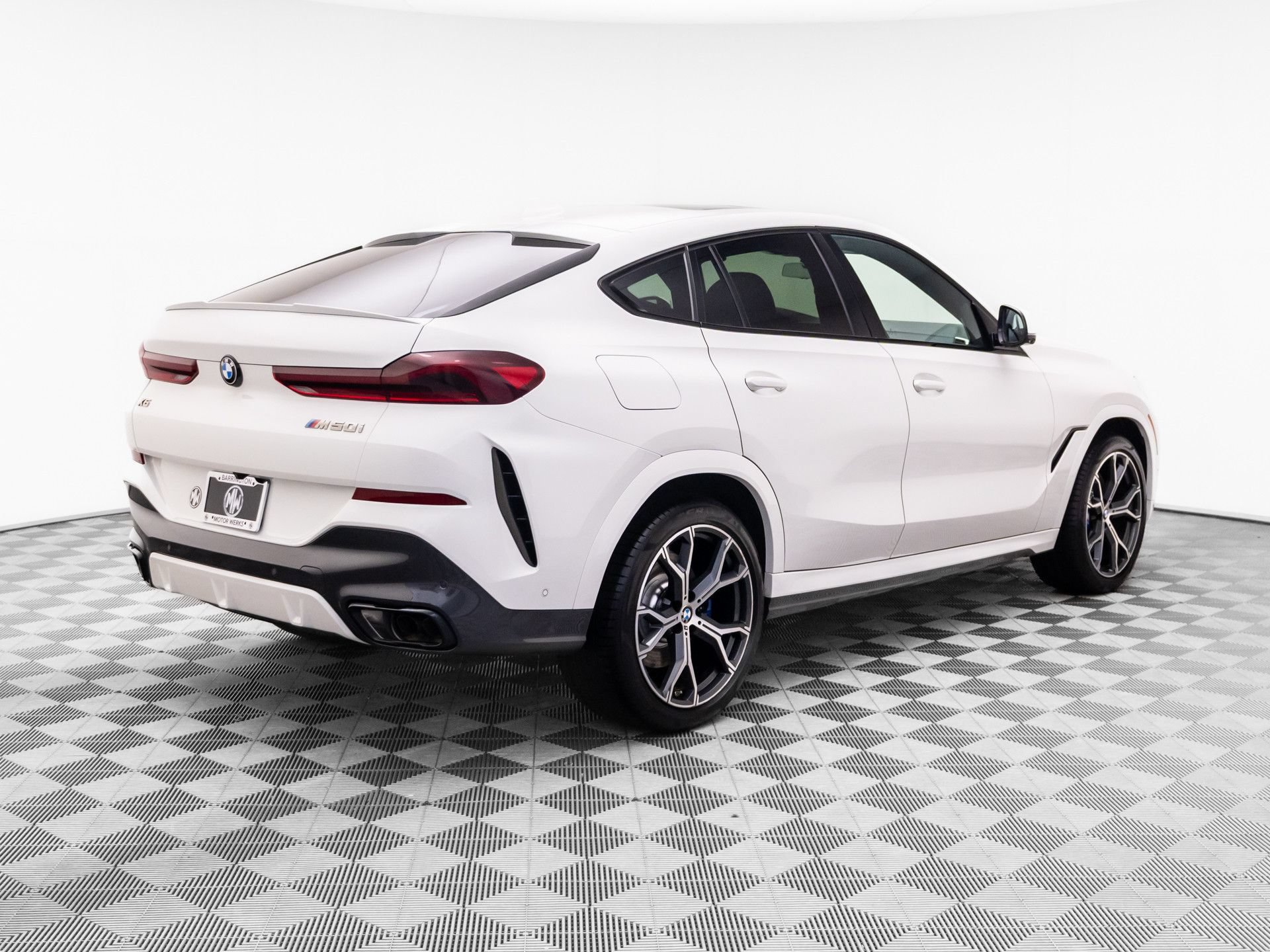 Used 2023 BMW X6 M50i w/ Executive Package AWD/4WD image 5