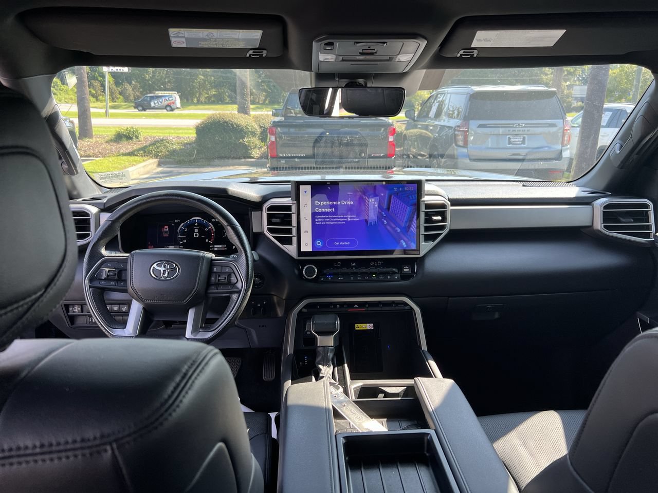 Used 2025 Toyota Tundra Limited AWD/4WD image 31