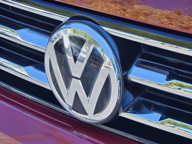 Used 2019 Volkswagen Tiguan SE w/ Panoramic Sunroof Package FWD image 33