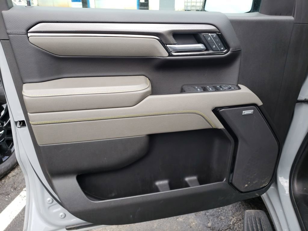 Used 2025 Chevrolet Silverado 1500 ZR2 w/ Technology Package image 11