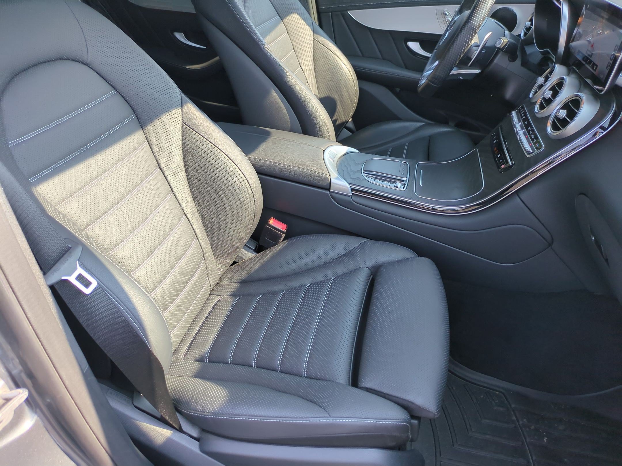 Used 2022 Mercedes-Benz GLC 43 AMG 4MATIC image 35