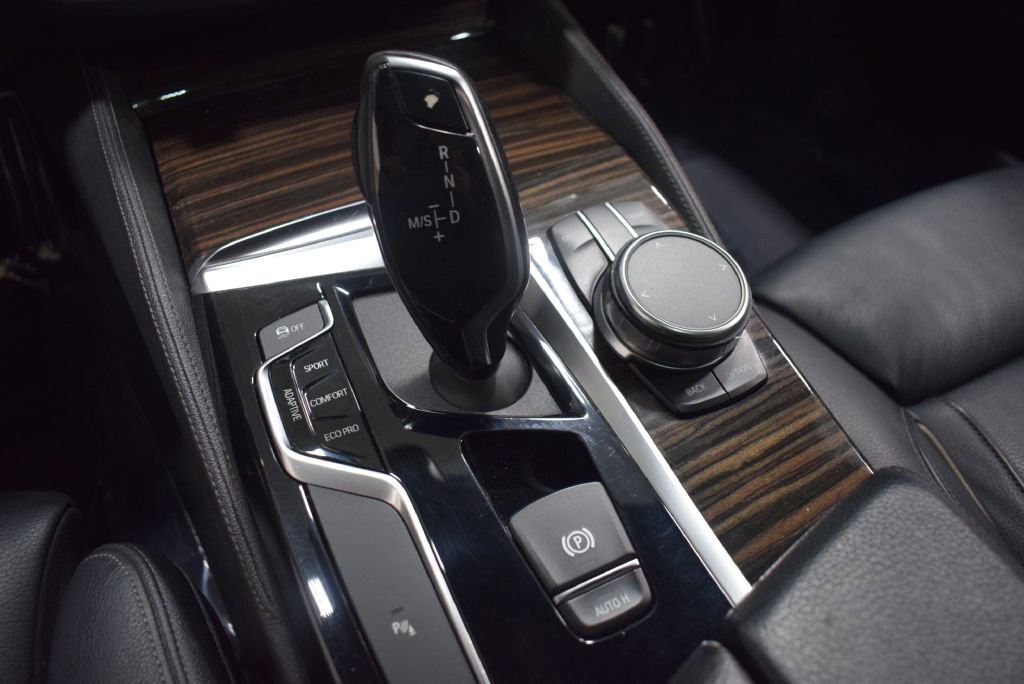 Used 2019 BMW M550i xDrive w/ Premium Package 2 image 18