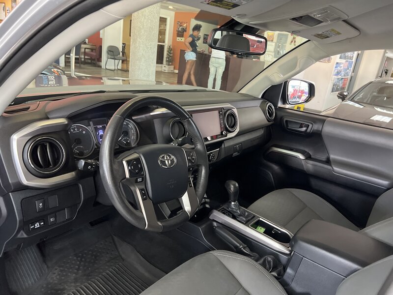 Used 2020 Toyota Tacoma SR5 RWD image 11