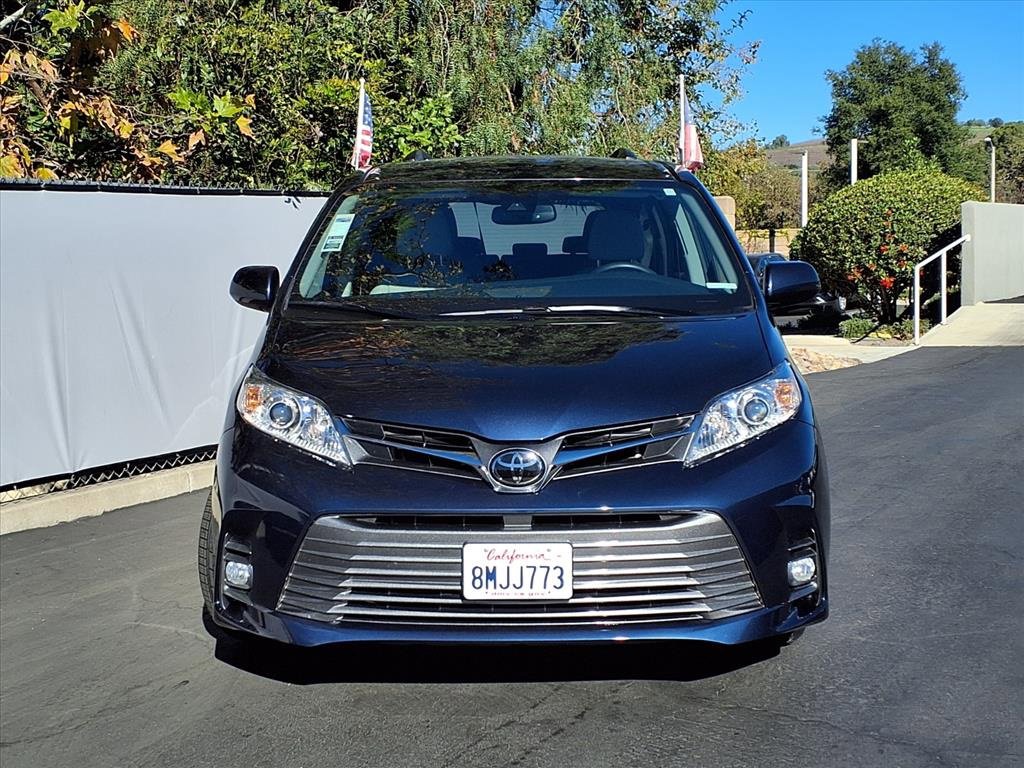 Certified 2020 Toyota Sienna XLE image 2