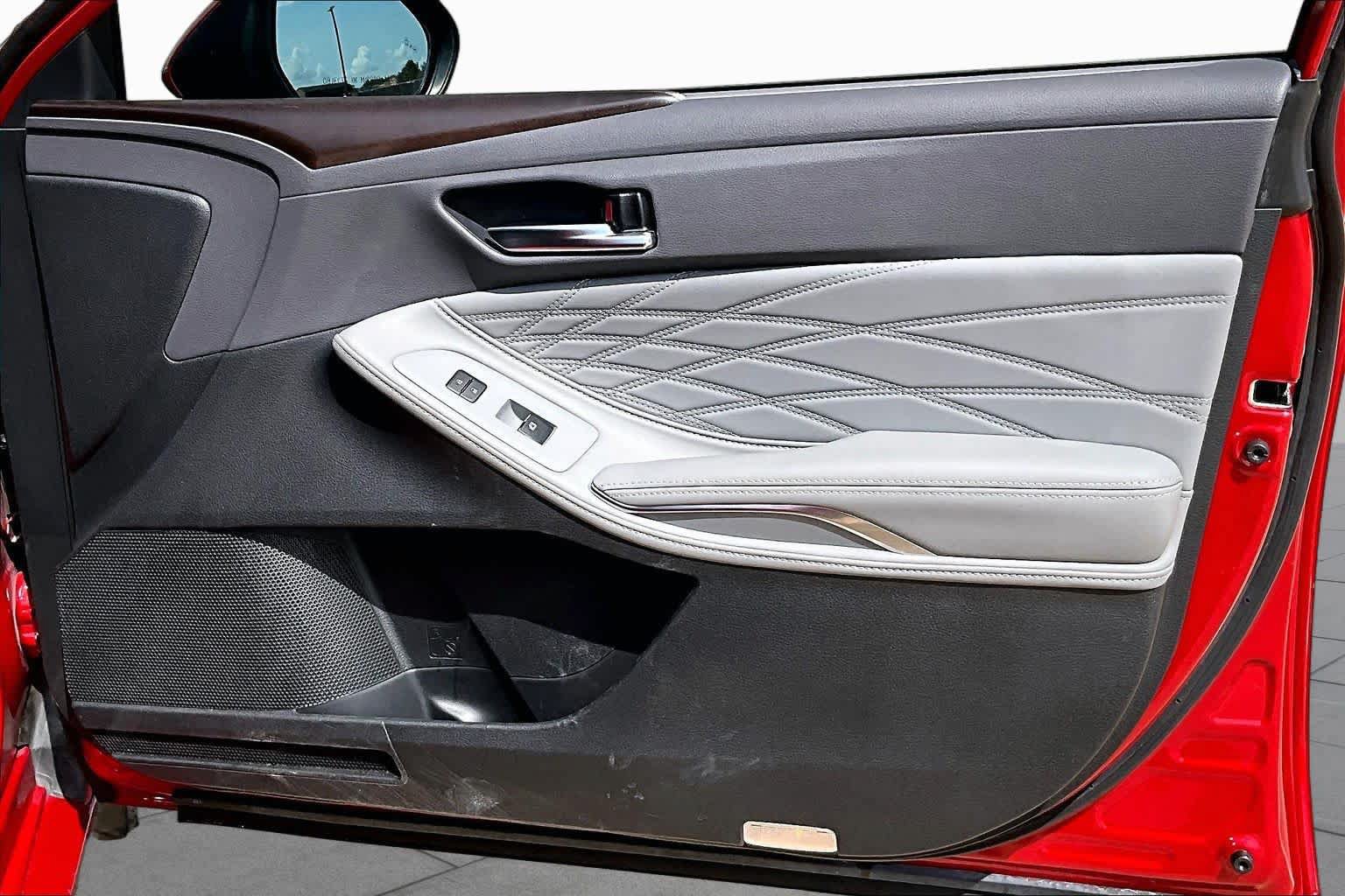 Used 2021 Toyota Avalon Limited w/ Advanced Safety Package FWD image 23