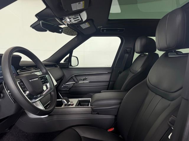 Used 2025 Land Rover Range Rover SE image 28