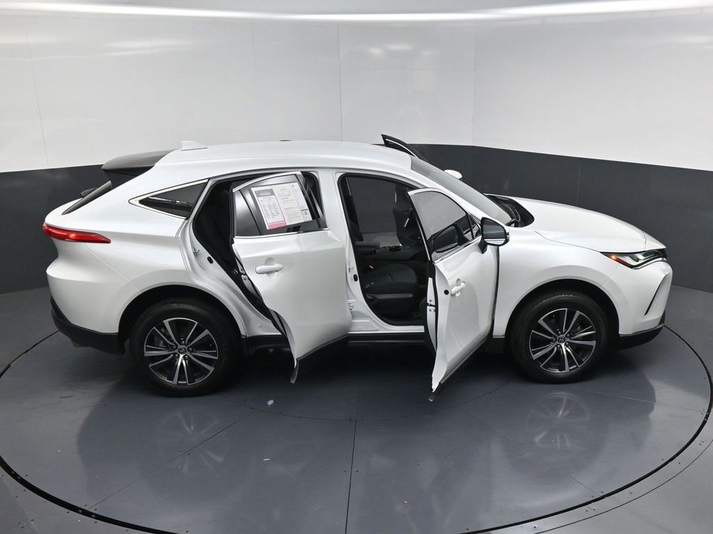 Used 2023 Toyota Venza LE image 23
