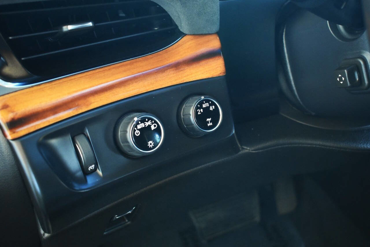 Used 2015 Cadillac Escalade Premium image 39